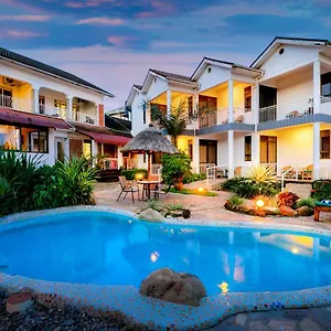 **** Resort 2 Friends Uganda